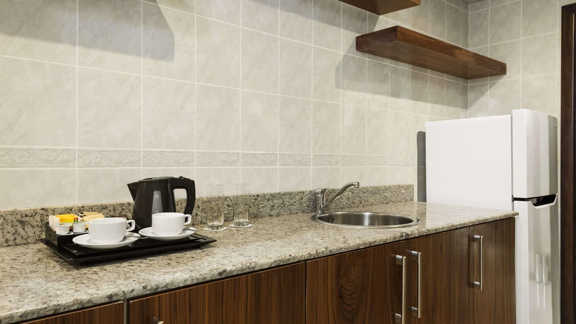 *** מלון Howard Johnson By Wyndham Abu Dhabi Downtown איחוד האמירויות הערביות
