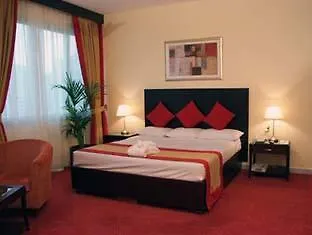 Howard Johnson By Wyndham Abu Dhabi Downtown 3*,
